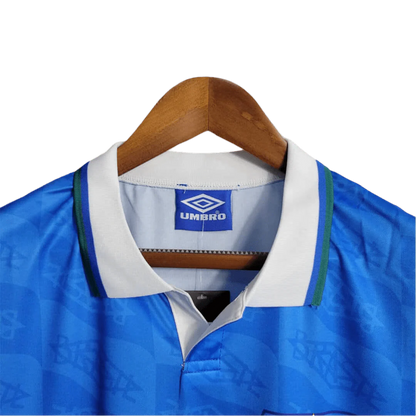 https://cdn.shopify.com/s/files/1/0826/7228/8075/files/19921993-brazil-away-retro-kit-classickits433-682855.webp?v=1741198817