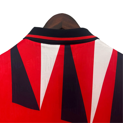 https://cdn.shopify.com/s/files/1/0826/7228/8075/files/19921993-england-away-retro-kit-classickits433-432693.webp?v=1741198472
