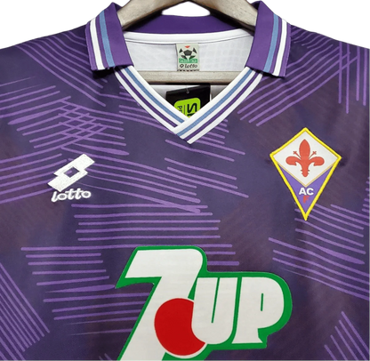 https://cdn.shopify.com/s/files/1/0826/7228/8075/files/19921993-fiorentina-florence-7up-home-retro-kit-govintagejersey-907682.webp?v=1741199020