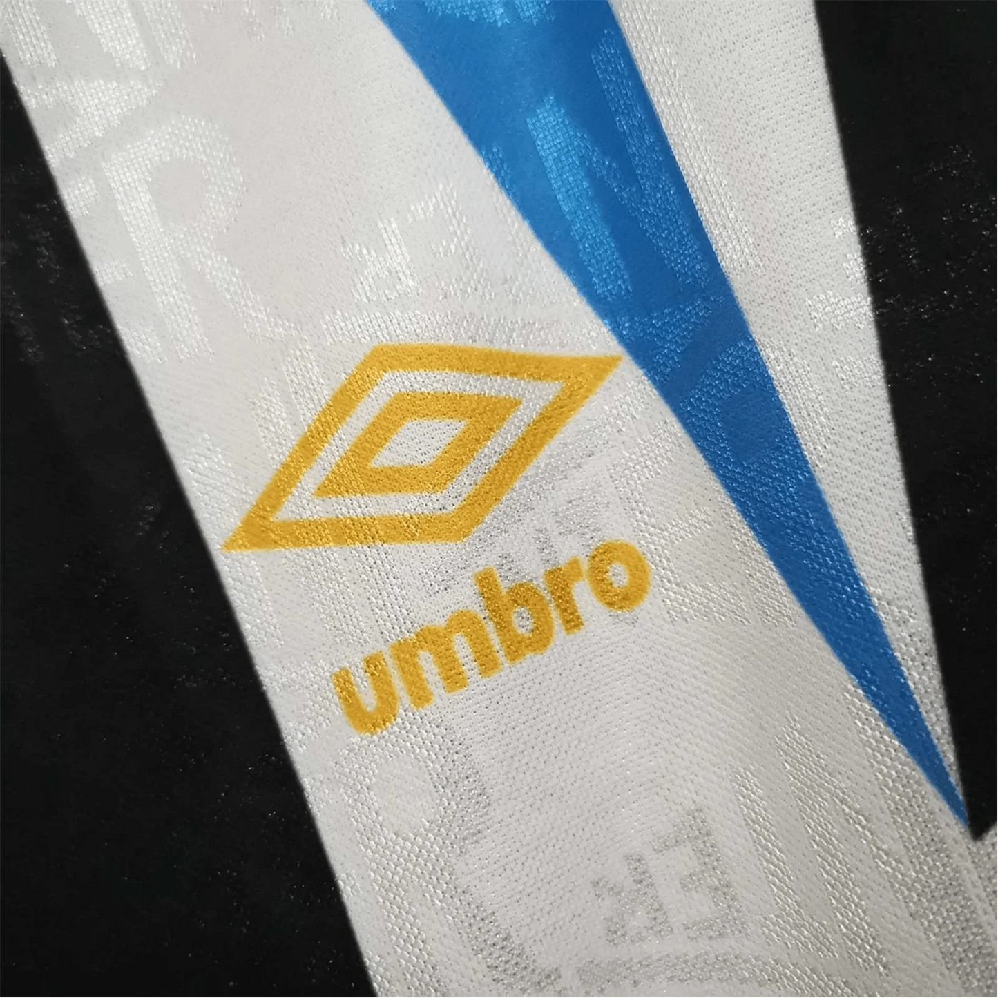 https://cdn.shopify.com/s/files/1/0826/7228/8075/files/19921993-inter-milan-fiorucci-away-retro-kit-240635.webp?v=1741197491