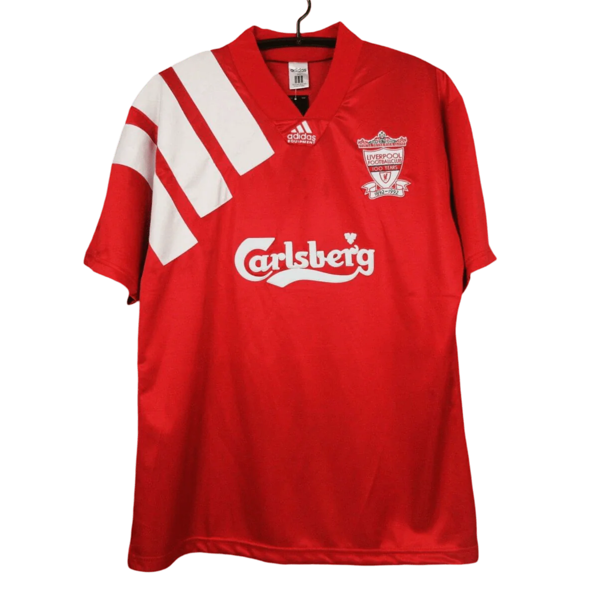https://cdn.shopify.com/s/files/1/0826/7228/8075/files/19921993-liverpool-carlsberg-home-retro-kit-classickits433-268311.webp?v=1741199197