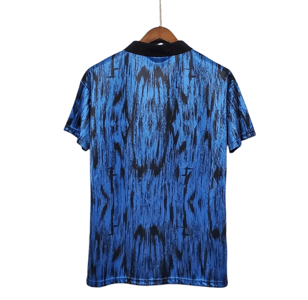 https://cdn.shopify.com/s/files/1/0826/7228/8075/files/19921993-manchester-united-sharp-blue-away-retro-kit-classickits433-936051.webp?v=1741199174