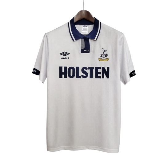 https://cdn.shopify.com/s/files/1/0826/7228/8075/files/19921993-tottenham-hotspur-holsten-home-retro-kit-classickits433-511227.webp?v=1741198011