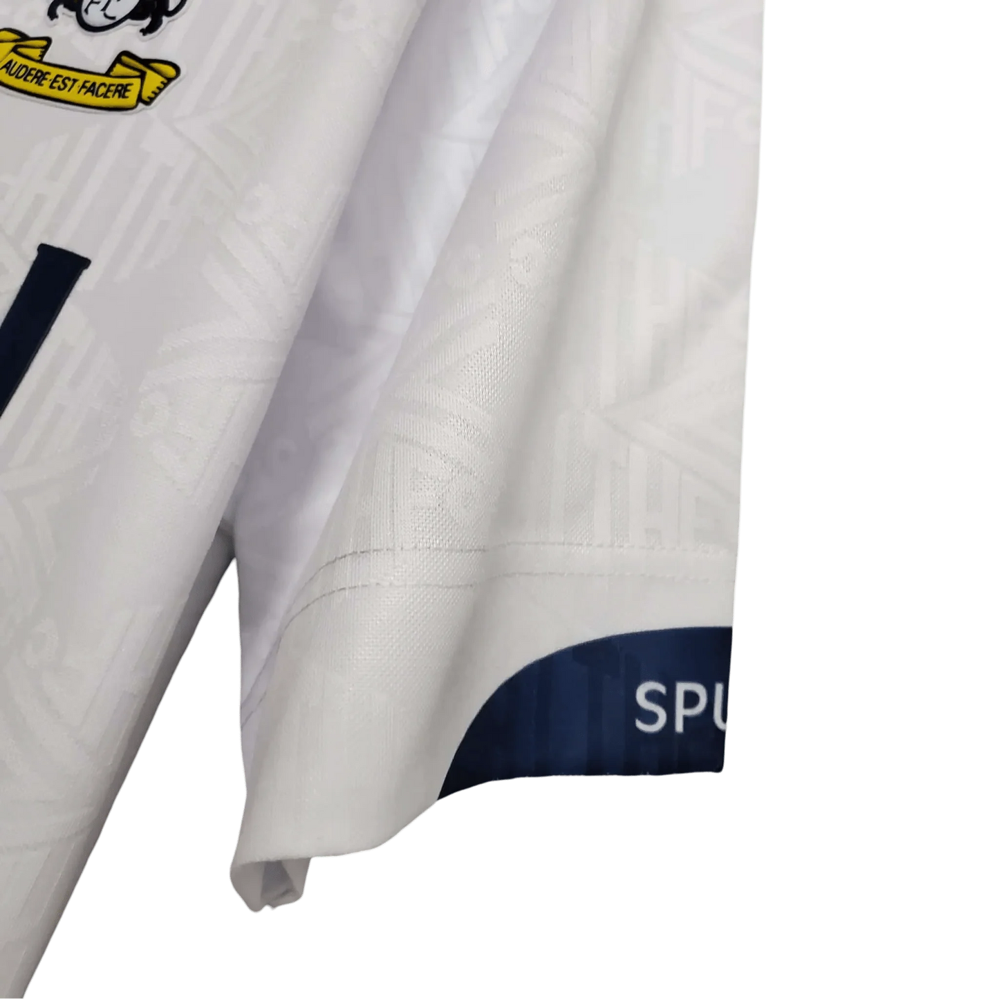 https://cdn.shopify.com/s/files/1/0826/7228/8075/files/19921993-tottenham-hotspur-holsten-home-retro-kit-classickits433-959877.webp?v=1741198011