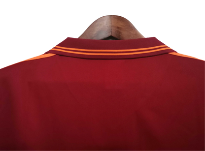 https://cdn.shopify.com/s/files/1/0826/7228/8075/files/19921994-as-roma-barilla-home-retro-kit-classickits433-715118.webp?v=1741199036