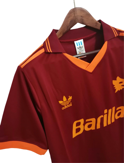 https://cdn.shopify.com/s/files/1/0826/7228/8075/files/19921994-as-roma-barilla-home-retro-kit-classickits433-808125.webp?v=1741199034