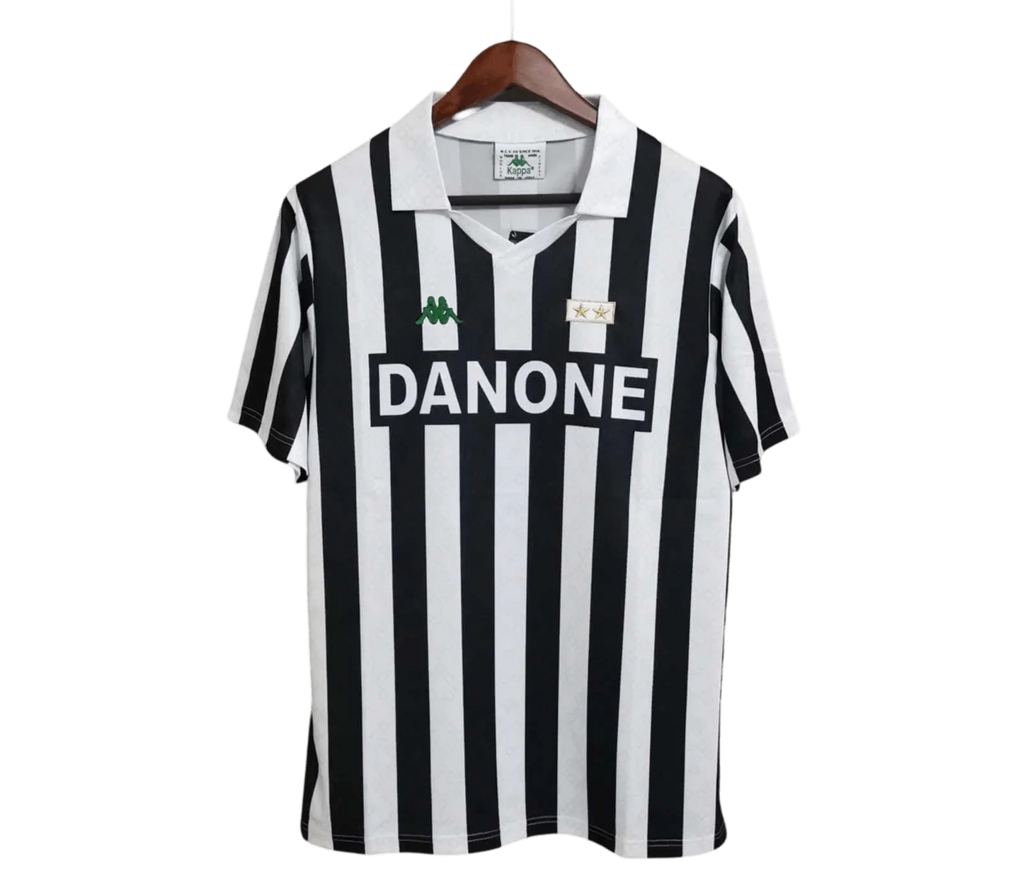 https://cdn.shopify.com/s/files/1/0826/7228/8075/files/19921994-juventus-danone-home-retro-kit-classickits433-731410.webp?v=1741198789