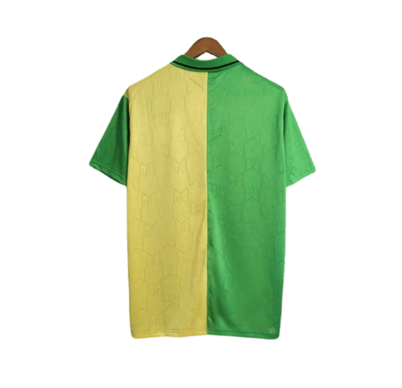 https://cdn.shopify.com/s/files/1/0826/7228/8075/files/19921994-manchester-united-sharp-green-yellow-third-retro-kit-classickits433-374544.webp?v=1741199191