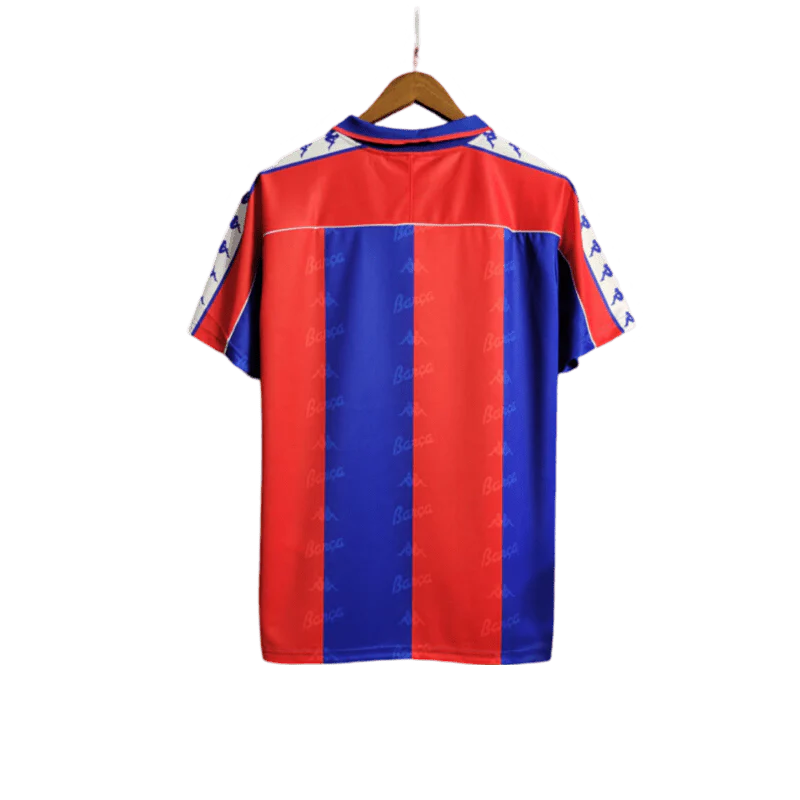 https://cdn.shopify.com/s/files/1/0826/7228/8075/files/19921995-fc-barcelona-home-retro-kit-classickits433-383826.webp?v=1741199048