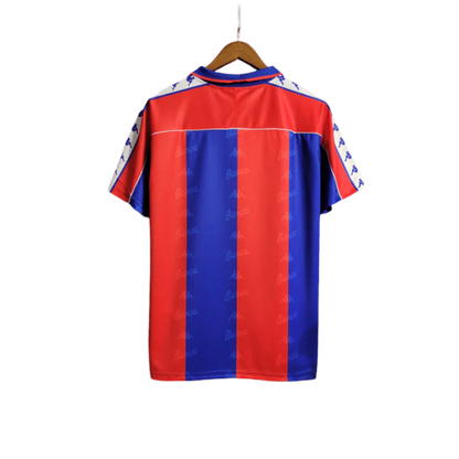 https://cdn.shopify.com/s/files/1/0826/7228/8075/files/19921995-fc-barcelona-home-retro-kit-classickits433-383826.webp?v=1741199048