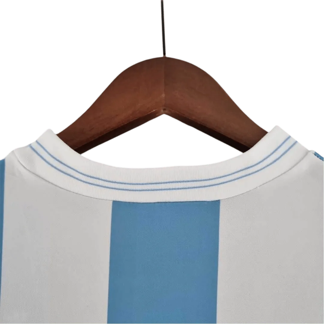 https://cdn.shopify.com/s/files/1/0826/7228/8075/files/1993-argentina-home-retro-kit-163605.webp?v=1741197164