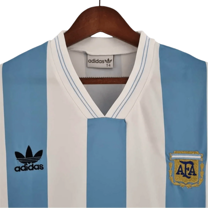 https://cdn.shopify.com/s/files/1/0826/7228/8075/files/1993-argentina-home-retro-kit-828908.webp?v=1741197160