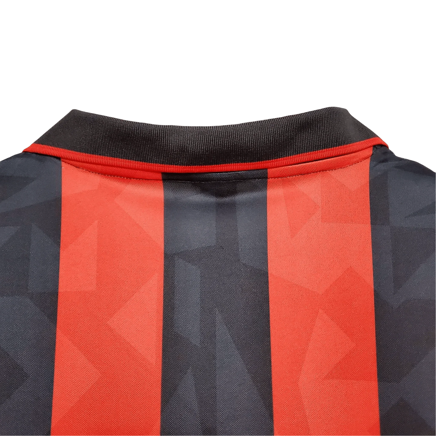 https://cdn.shopify.com/s/files/1/0826/7228/8075/files/19931994-ac-milan-lotto-motta-home-retro-kit-classickits433-900705.webp?v=1741198900