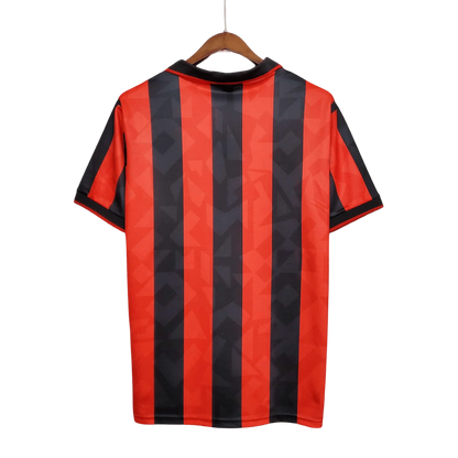 https://cdn.shopify.com/s/files/1/0826/7228/8075/files/19931994-ac-milan-lotto-motta-home-retro-kit-classickits433-906671.webp?v=1741198900
