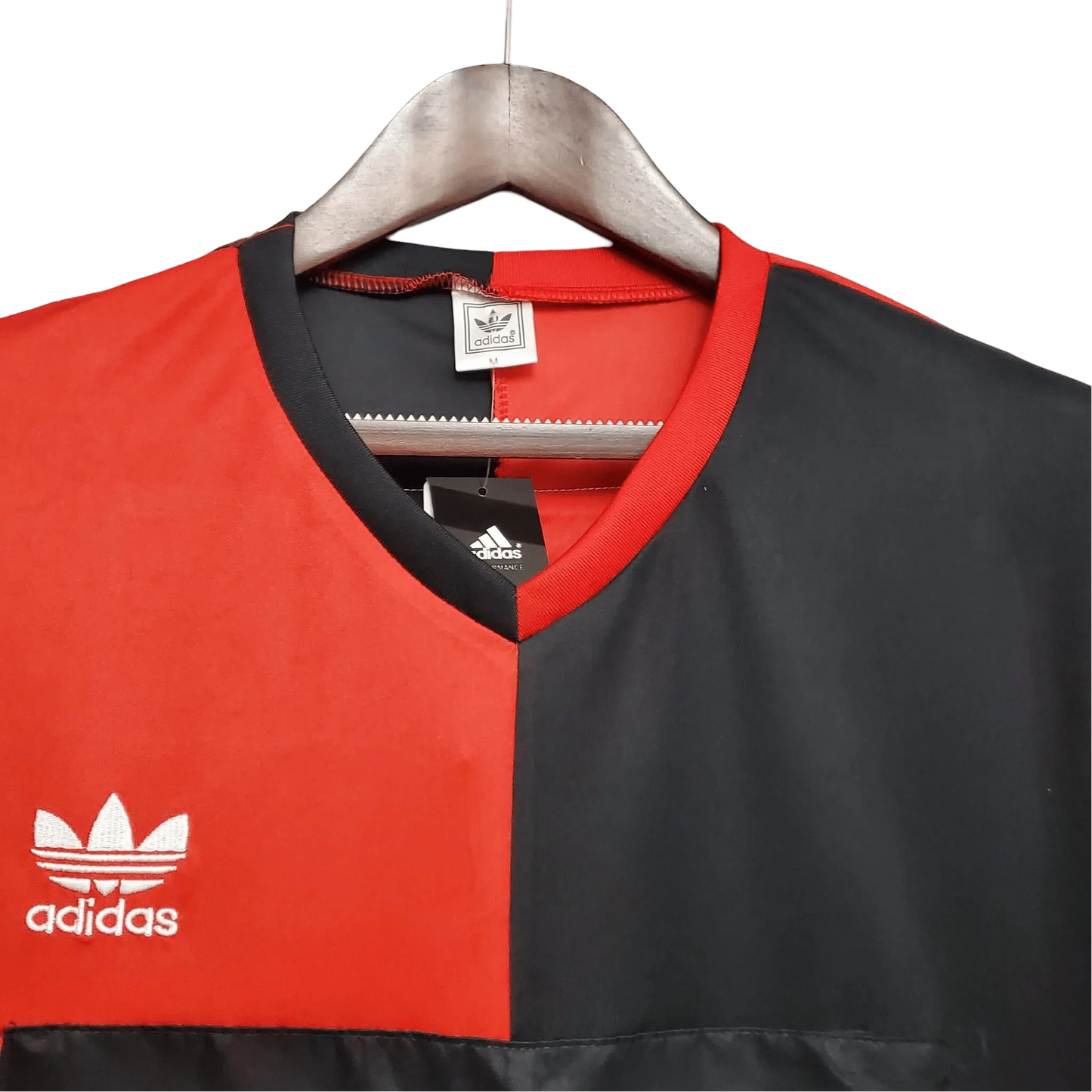 https://cdn.shopify.com/s/files/1/0826/7228/8075/files/19931994-newells-old-boys-yamaha-fan-version-home-retro-jersey-523564.webp?v=1741197180