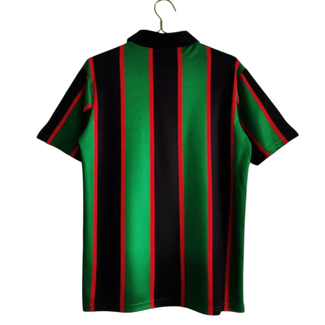https://cdn.shopify.com/s/files/1/0826/7228/8075/files/19931995-aston-villa-muller-green-black-away-retro-kit-classickits433-901450.webp?v=1741199251