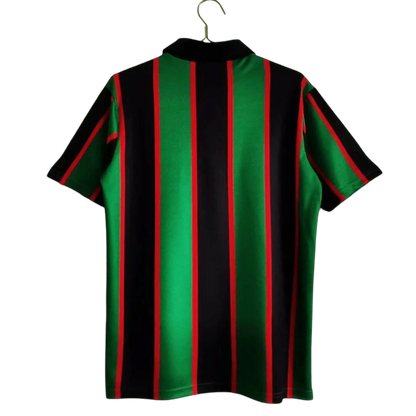 https://cdn.shopify.com/s/files/1/0826/7228/8075/files/19931995-aston-villa-muller-green-black-away-retro-kit-classickits433-901450.webp?v=1741199251