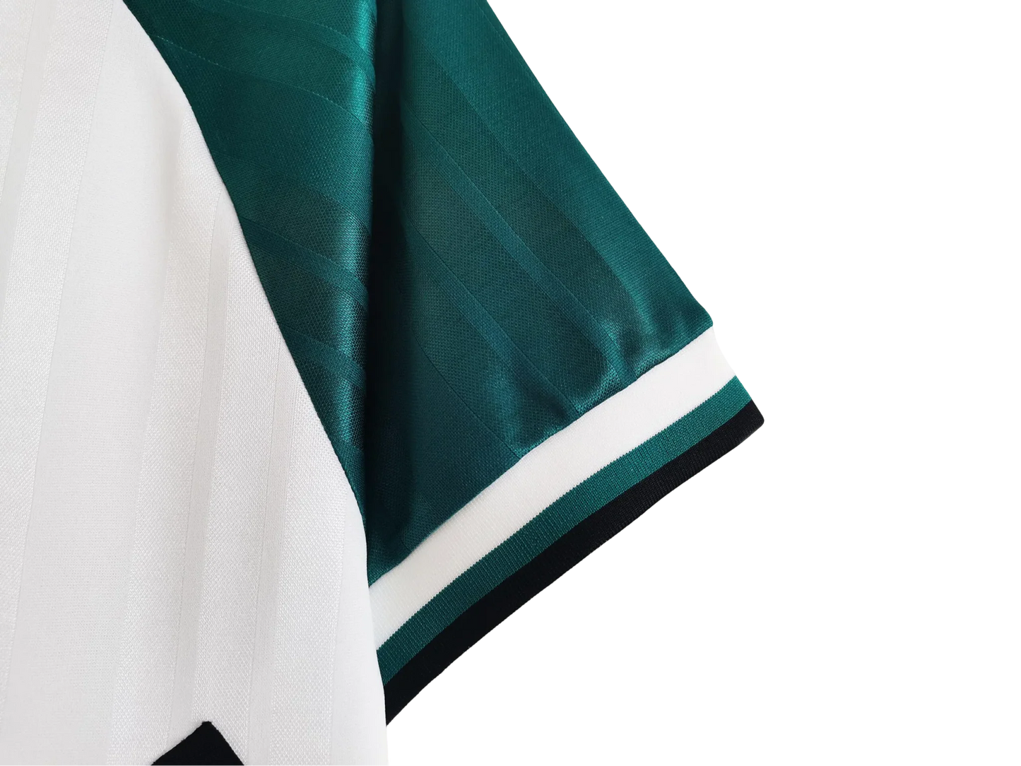 https://cdn.shopify.com/s/files/1/0826/7228/8075/files/19931995-liverpool-carlsberg-away-retro-kit-classickits433-851468.webp?v=1741199200