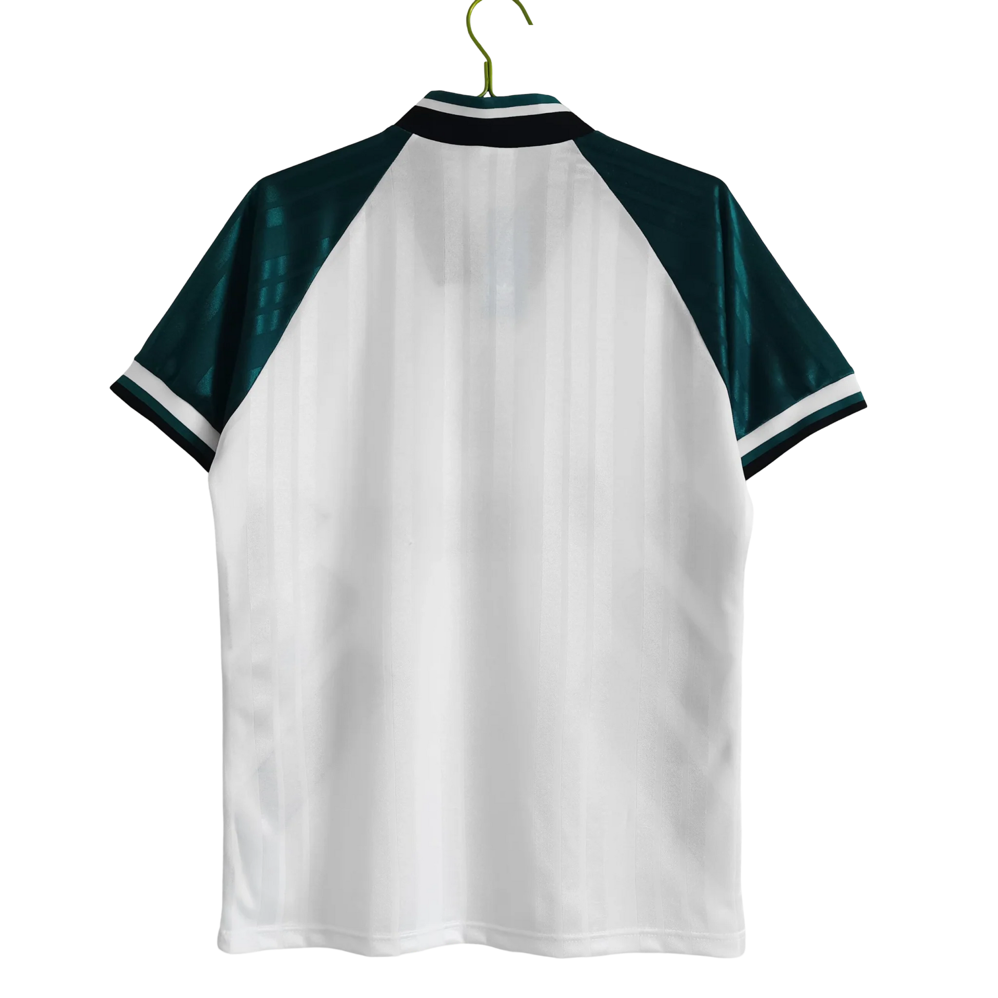 https://cdn.shopify.com/s/files/1/0826/7228/8075/files/19931995-liverpool-carlsberg-away-retro-kit-classickits433-875053.webp?v=1741199199