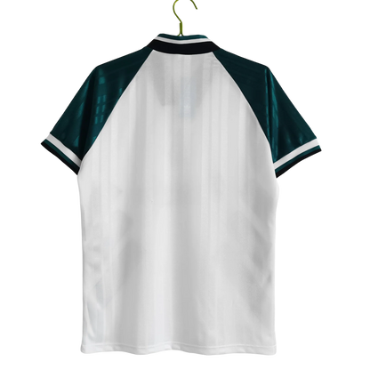 https://cdn.shopify.com/s/files/1/0826/7228/8075/files/19931995-liverpool-carlsberg-away-retro-kit-classickits433-875053.webp?v=1741199199