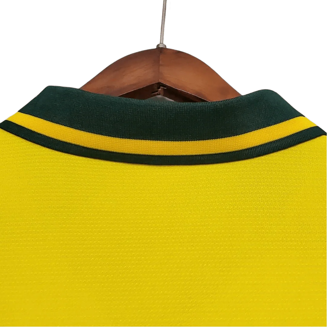 https://cdn.shopify.com/s/files/1/0826/7228/8075/files/1994-brazil-world-cup-retro-kit-classickits433-517356.webp?v=1741198752