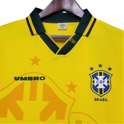 https://cdn.shopify.com/s/files/1/0826/7228/8075/files/1994-brazil-world-cup-retro-kit-classickits433-891856.webp?v=1741198752