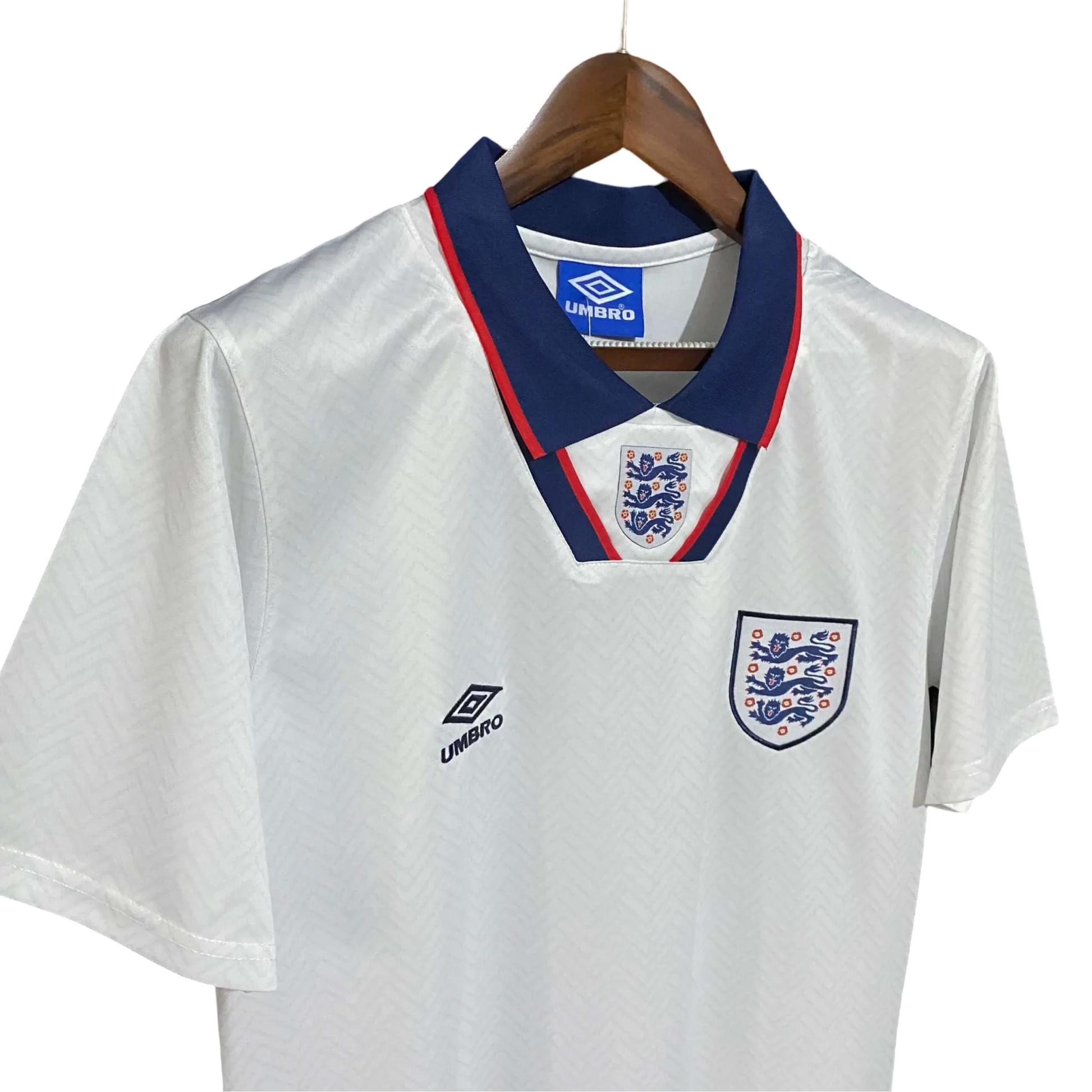 https://cdn.shopify.com/s/files/1/0826/7228/8075/files/1994-england-home-retro-kit-189577.webp?v=1741196945