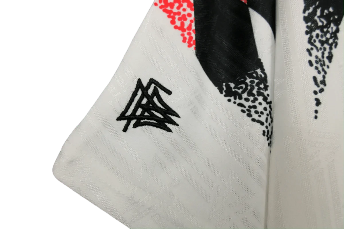 https://cdn.shopify.com/s/files/1/0826/7228/8075/files/1994-germany-world-cup-first-retro-kit-551091.webp?v=1741197023
