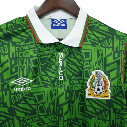 https://cdn.shopify.com/s/files/1/0826/7228/8075/files/1994-mexico-world-cup-home-retro-kit-classickits433-498164.webp?v=1741198590