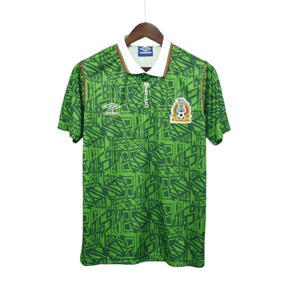 https://cdn.shopify.com/s/files/1/0826/7228/8075/files/1994-mexico-world-cup-home-retro-kit-classickits433-757721.webp?v=1741198591