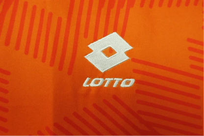 https://cdn.shopify.com/s/files/1/0826/7228/8075/files/1994-netherlands-home-retro-kit-763203.webp?v=1741196966