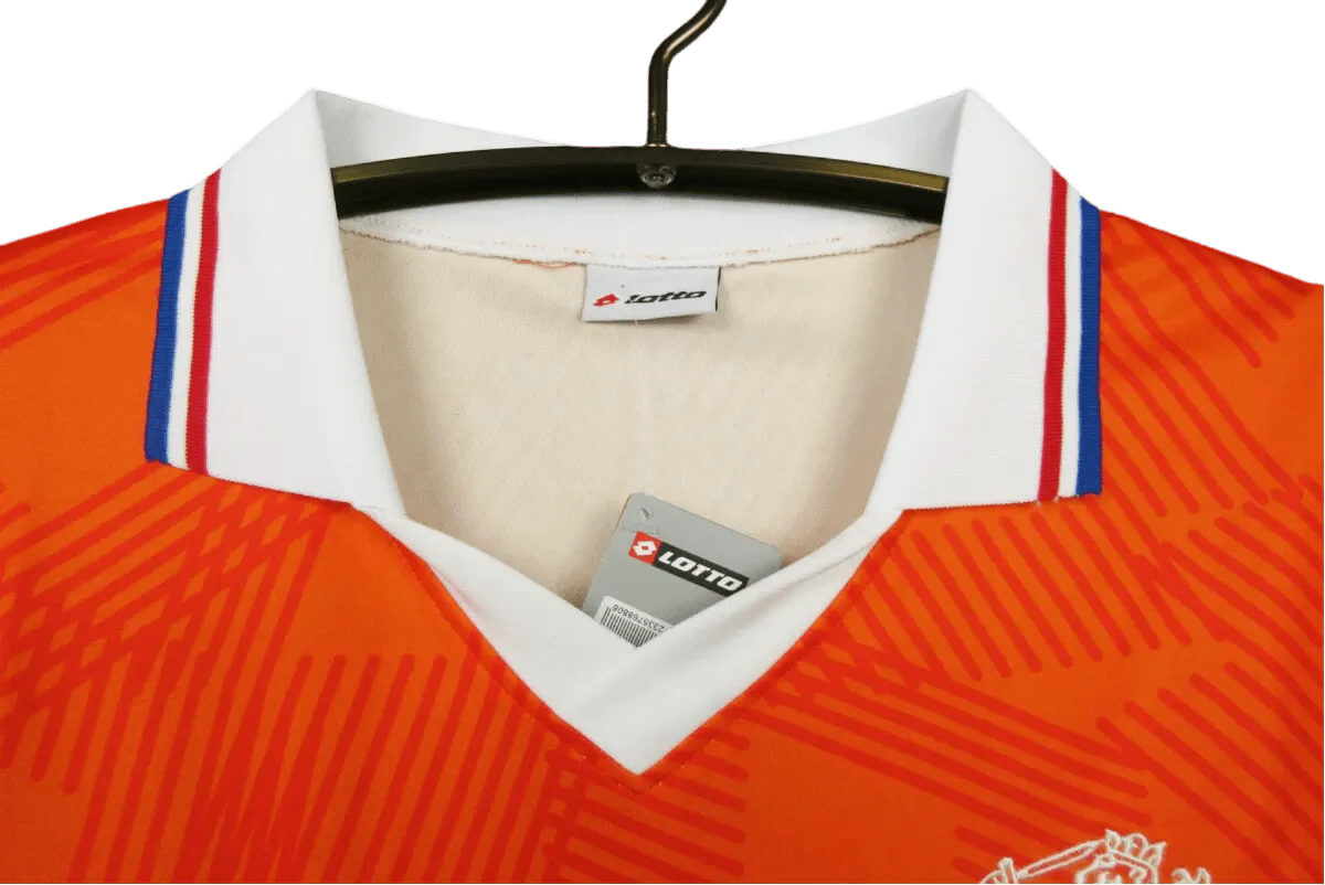 https://cdn.shopify.com/s/files/1/0826/7228/8075/files/1994-netherlands-home-retro-kit-963927.webp?v=1741196964