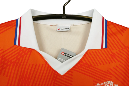 https://cdn.shopify.com/s/files/1/0826/7228/8075/files/1994-netherlands-home-retro-kit-963927.webp?v=1741196964