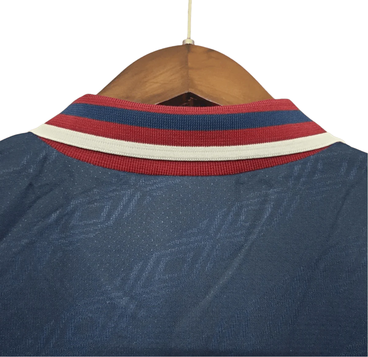 https://cdn.shopify.com/s/files/1/0826/7228/8075/files/19941995-ajax-abn-amro-away-retro-kit-classickits433-544833.webp?v=1741199358