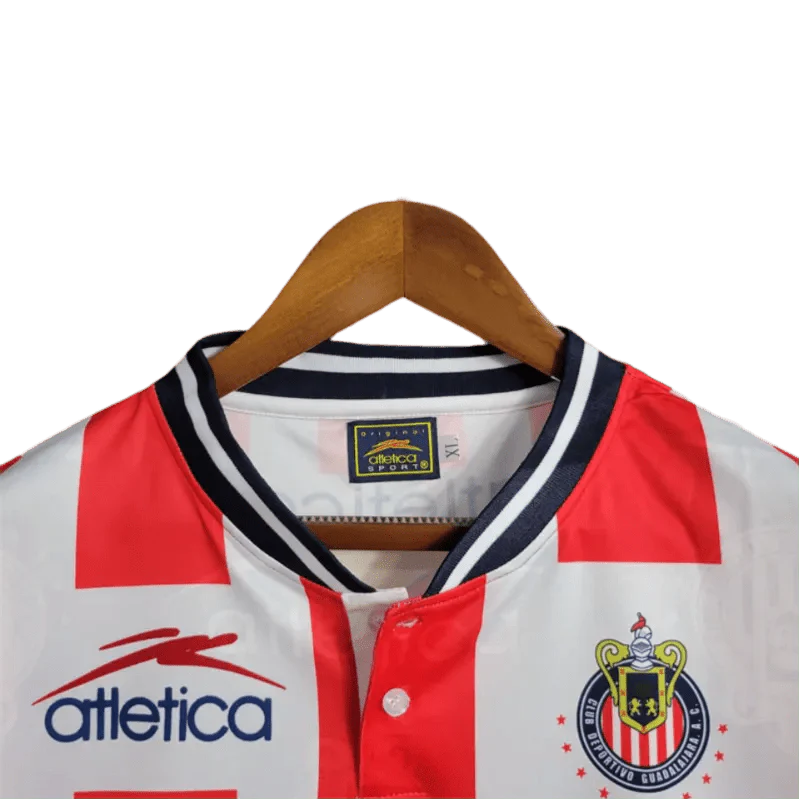 https://cdn.shopify.com/s/files/1/0826/7228/8075/files/19941995-chivas-guadalajara-mexlub-home-retro-jersey-297169.webp?v=1741197154