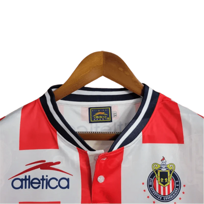 https://cdn.shopify.com/s/files/1/0826/7228/8075/files/19941995-chivas-guadalajara-mexlub-home-retro-jersey-297169.webp?v=1741197154