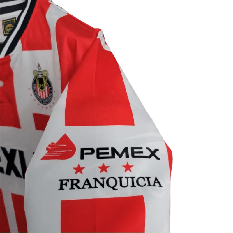 https://cdn.shopify.com/s/files/1/0826/7228/8075/files/19941995-chivas-guadalajara-mexlub-home-retro-jersey-496269.webp?v=1741197157