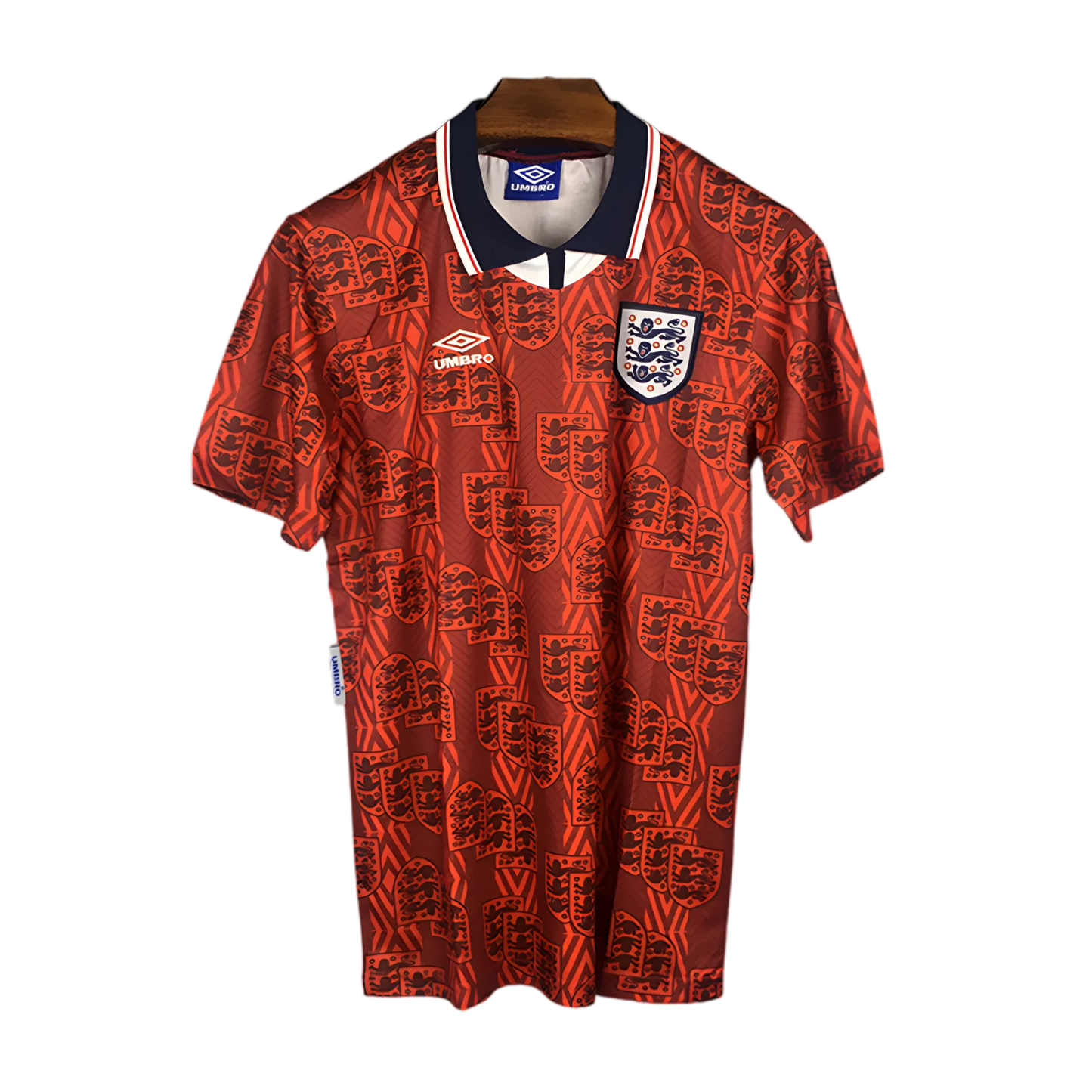 https://cdn.shopify.com/s/files/1/0826/7228/8075/files/19941995-england-red-away-retro-kit-classickits433-765874.webp?v=1741198454