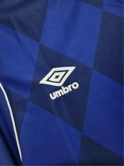 https://cdn.shopify.com/s/files/1/0826/7228/8075/files/19941995-everton-nec-home-retro-kit-fa-cup-final-classickits433-263303.webp?v=1741198257