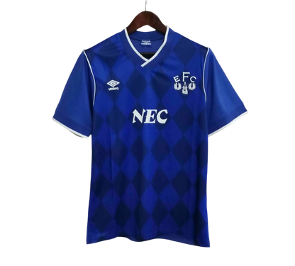 https://cdn.shopify.com/s/files/1/0826/7228/8075/files/19941995-everton-nec-home-retro-kit-fa-cup-final-classickits433-595412.webp?v=1741198256
