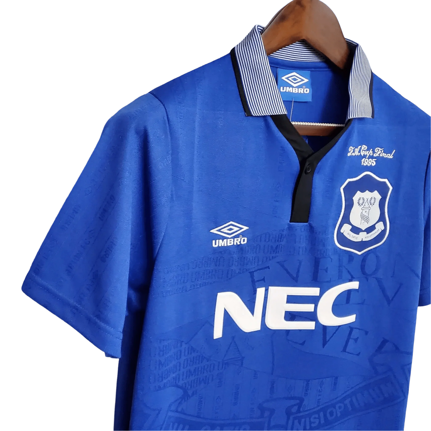 https://cdn.shopify.com/s/files/1/0826/7228/8075/files/19941995-everton-nec-home-retro-kit-fa-cup-final-classickits433-749475.webp?v=1741199261