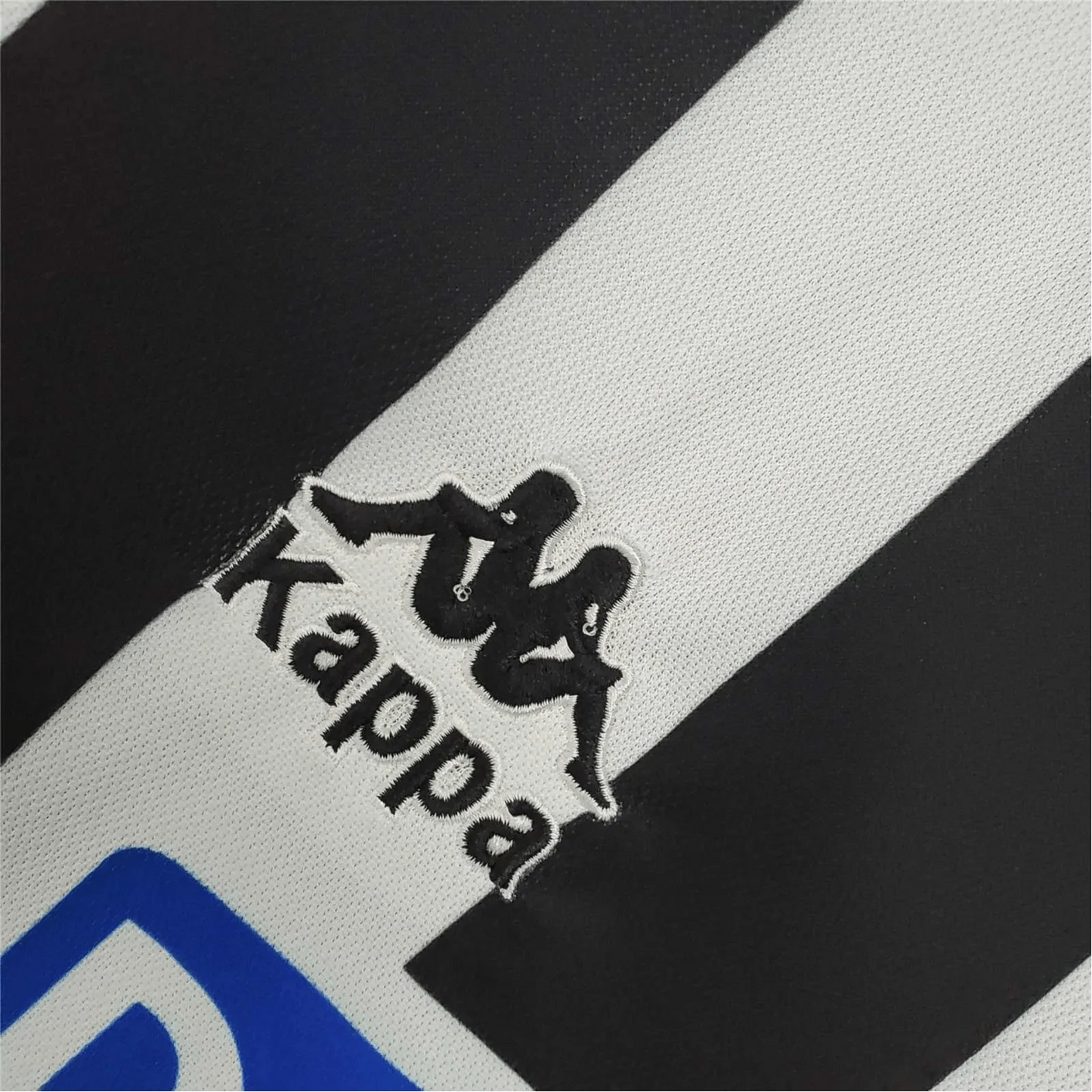 https://cdn.shopify.com/s/files/1/0826/7228/8075/files/19941995-juventus-danone-home-retro-kit-849251.webp?v=1741197288
