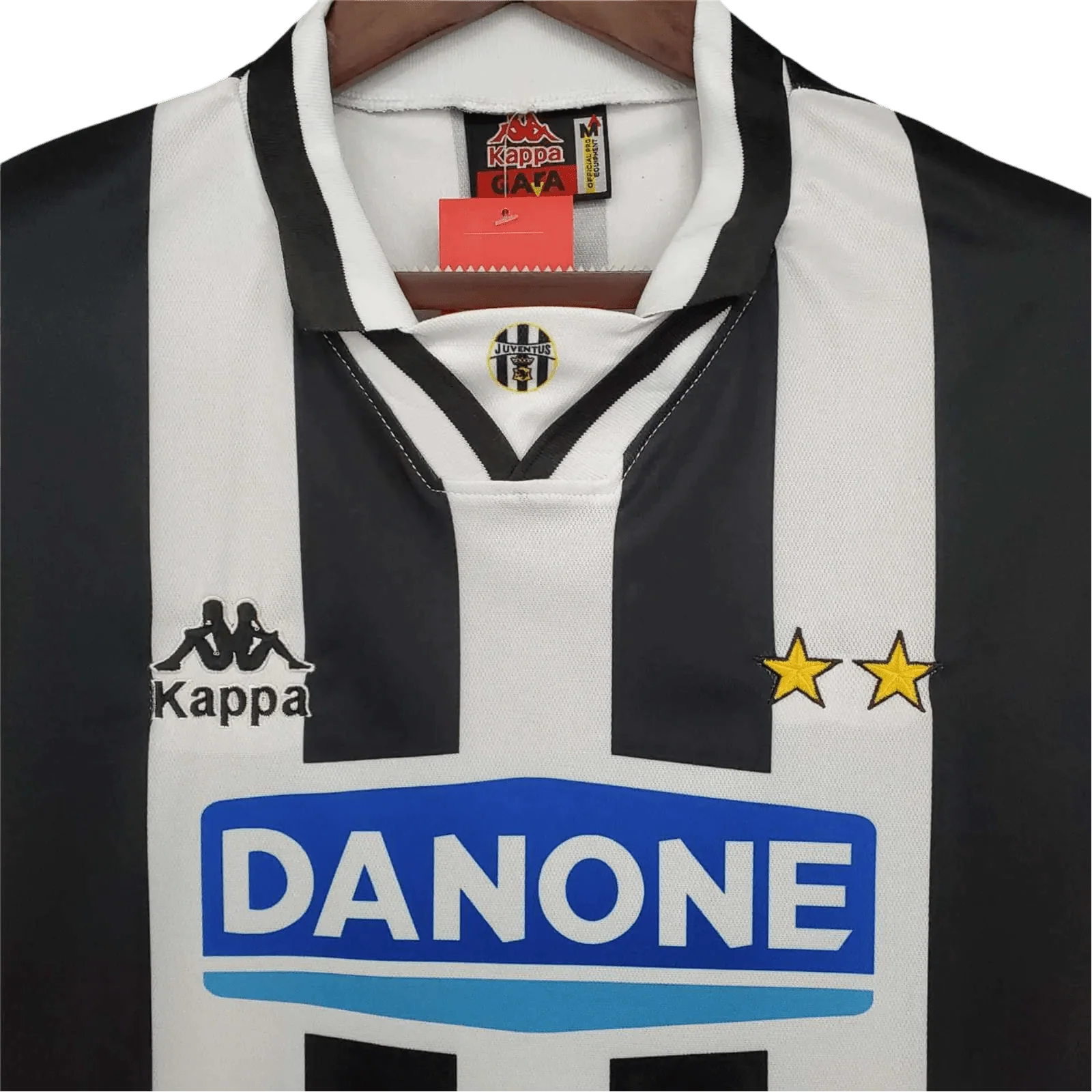 https://cdn.shopify.com/s/files/1/0826/7228/8075/files/19941995-juventus-danone-home-retro-kit-914730.webp?v=1741197291