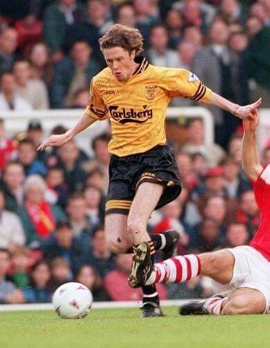 https://cdn.shopify.com/s/files/1/0826/7228/8075/files/19941995-liverpool-carlsberg-yellow-third-retro-kit-classickits433-440786.webp?v=1741199190