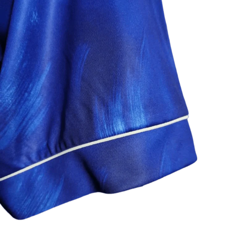 https://cdn.shopify.com/s/files/1/0826/7228/8075/files/19941995-newcastle-utd-mcewans-blue-away-retro-kit-classickits433-600127.webp?v=1741199138