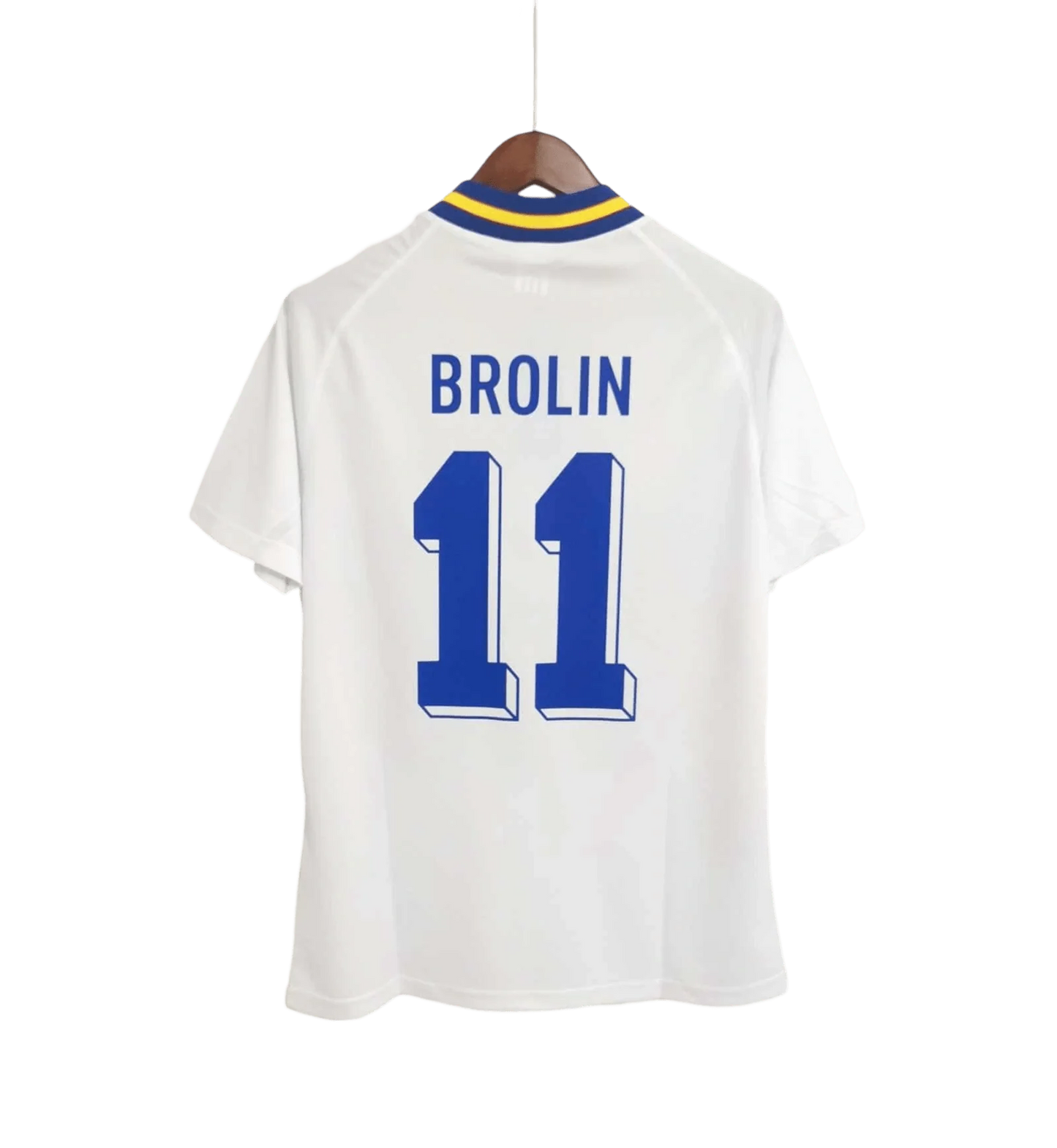 https://cdn.shopify.com/s/files/1/0826/7228/8075/files/19941995-sweden-white-away-retro-kit-classickits433-117335.webp?v=1741198810