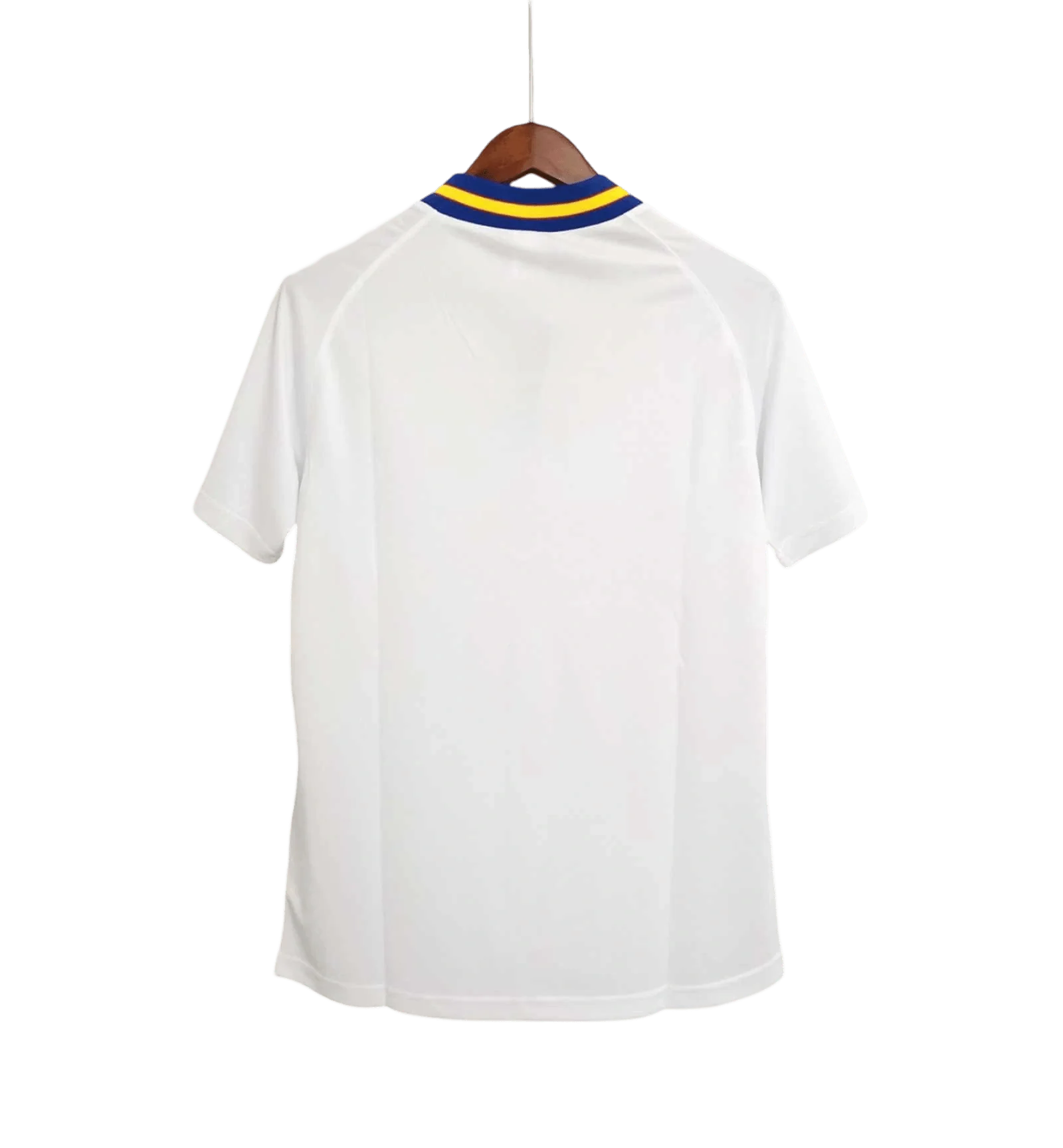 https://cdn.shopify.com/s/files/1/0826/7228/8075/files/19941995-sweden-white-away-retro-kit-classickits433-255703.webp?v=1741198807