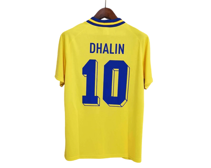 https://cdn.shopify.com/s/files/1/0826/7228/8075/files/19941995-sweden-yellow-home-retro-kit-classickits433-197995.webp?v=1741198797