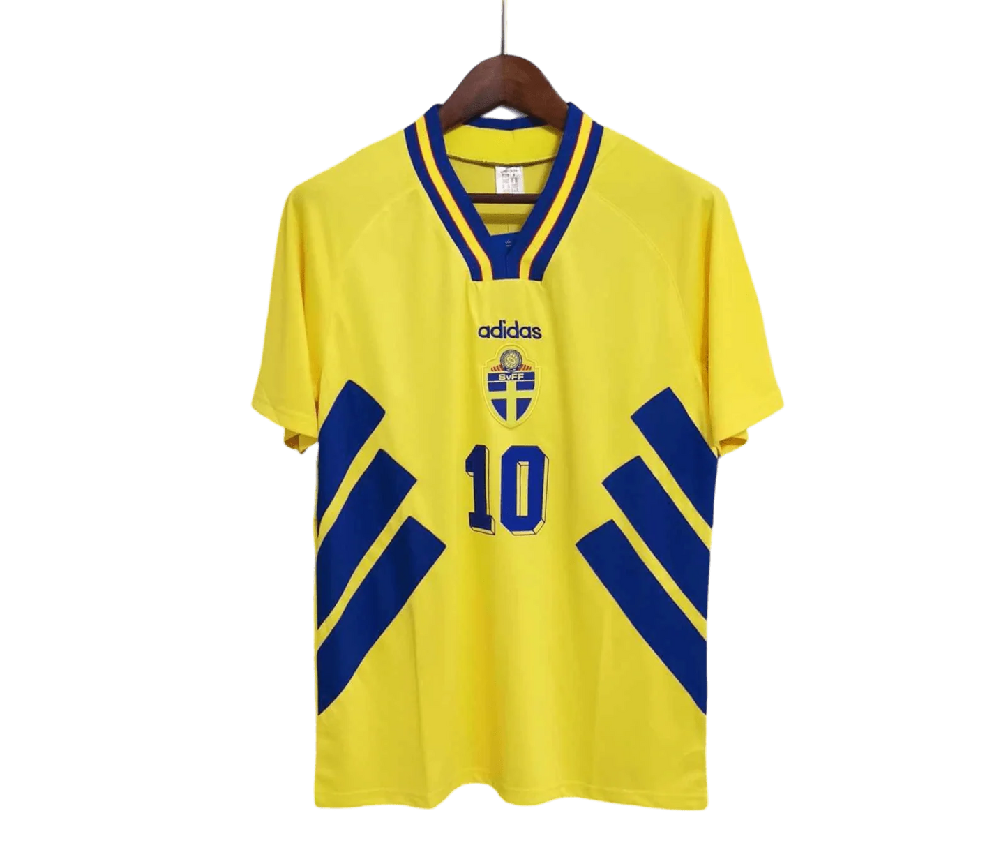 https://cdn.shopify.com/s/files/1/0826/7228/8075/files/19941995-sweden-yellow-home-retro-kit-classickits433-452999.webp?v=1741198796