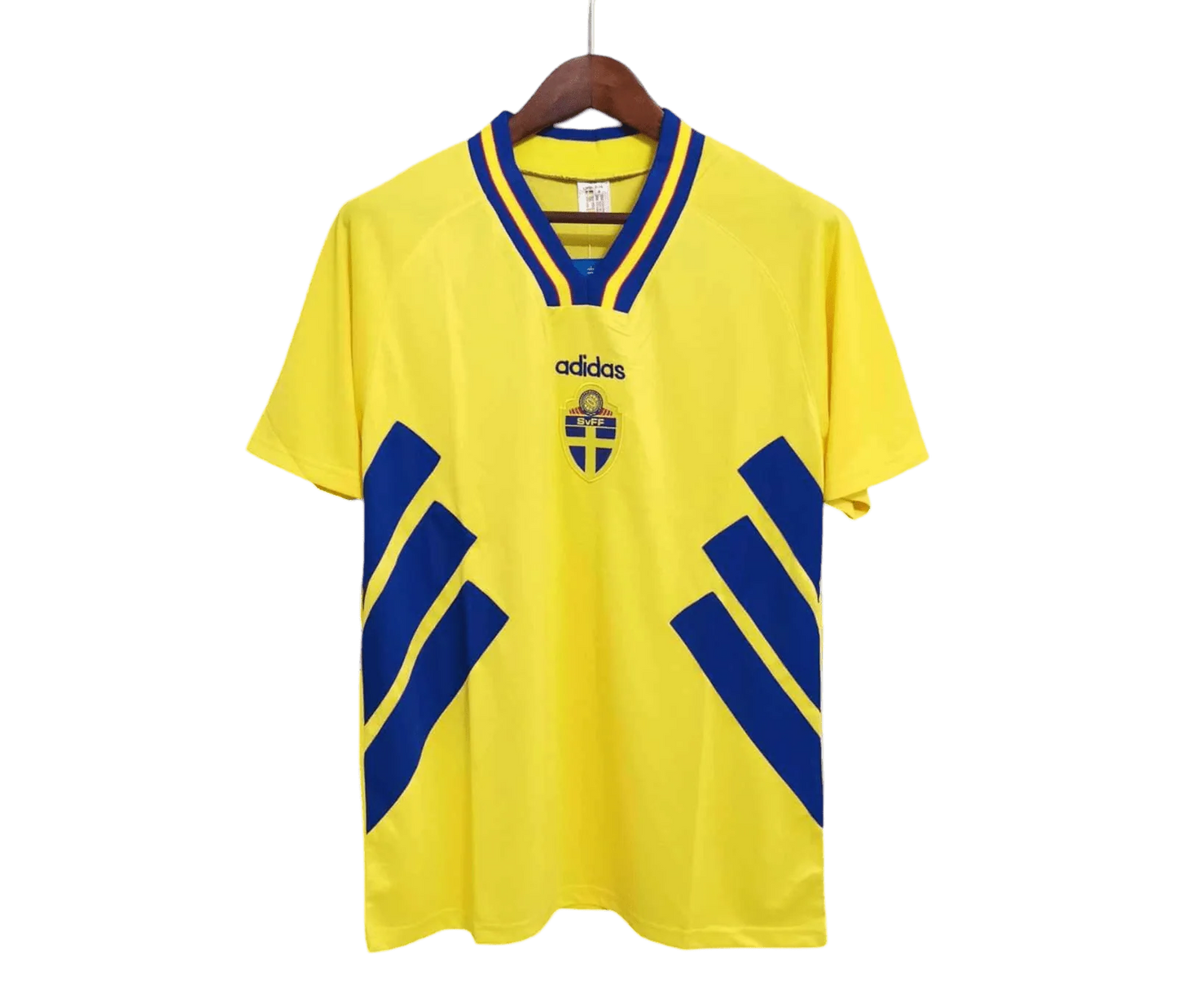 https://cdn.shopify.com/s/files/1/0826/7228/8075/files/19941995-sweden-yellow-home-retro-kit-classickits433-773873.webp?v=1741198794
